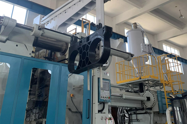 injection mold bracket